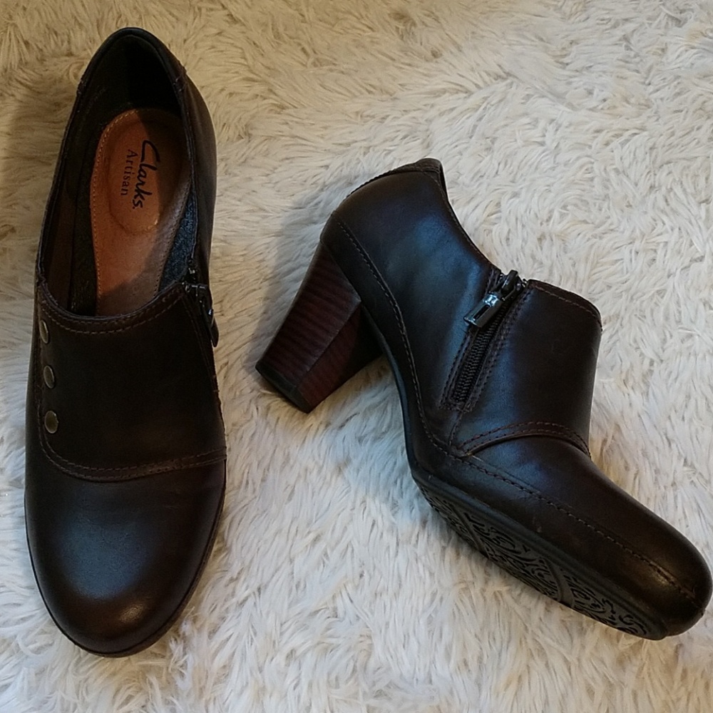 Clark's Brown Leather Shoes sz 9.5